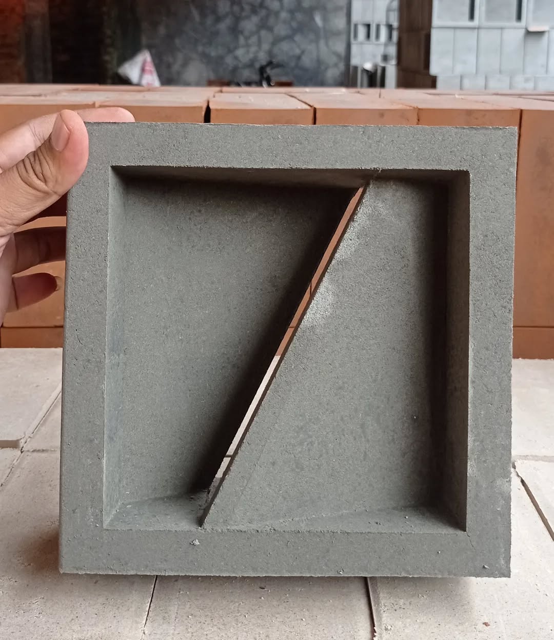 roster beton  minimalis motif mmc