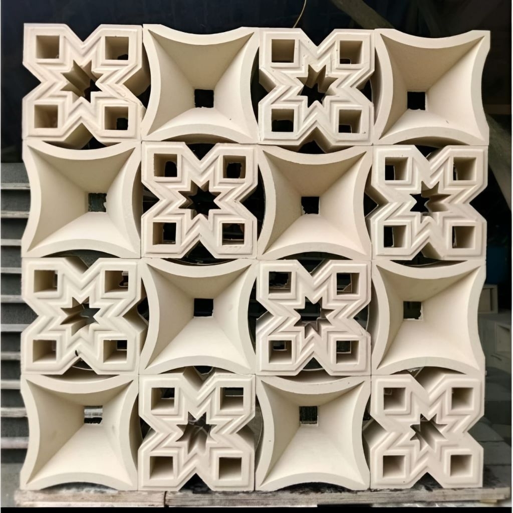 Roster Beton Minimalis Motif Melati (Satu Sisi) 20 x 20 x 10 cm